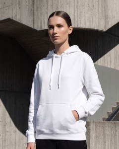 Model_in_front_of_concrete_202607301433