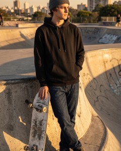 Skater_standing_at_skatepark_2K_202607301427
